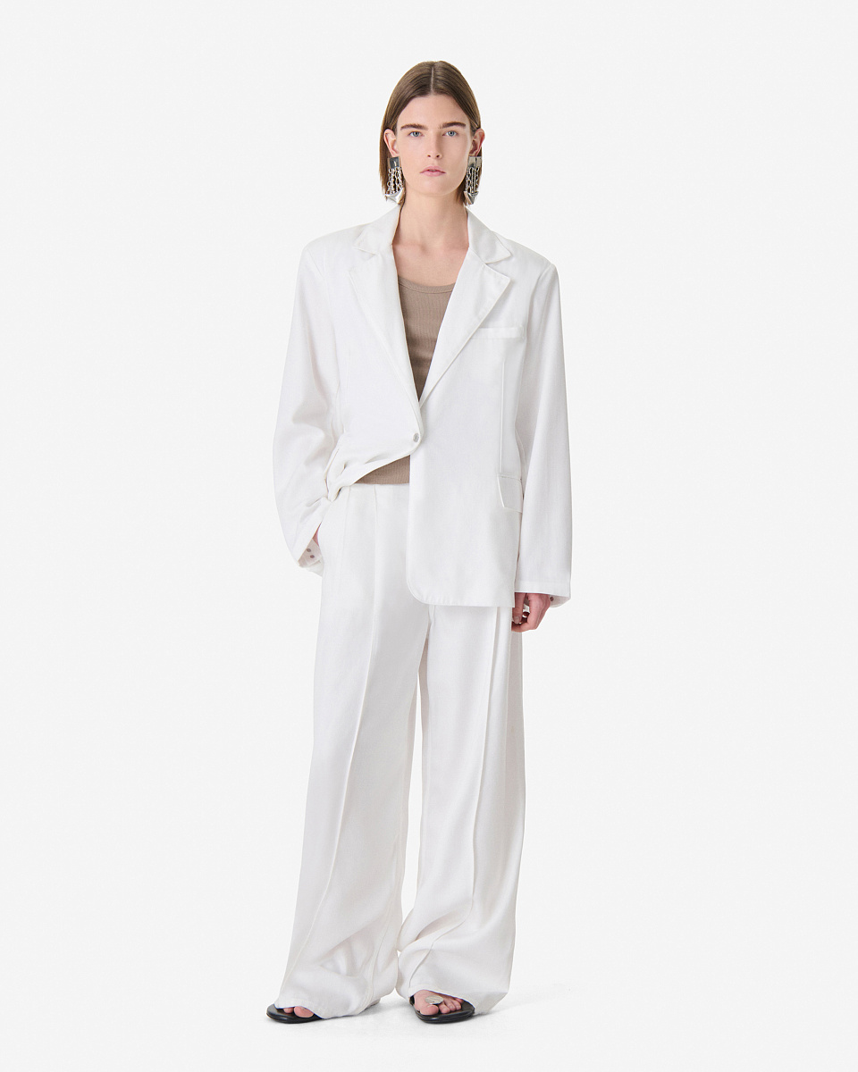 БЕЛЫЙ КОСТЮМНЫЙ ЖАКЕТ ИЗ СТРУЯЩЕГОСЯ ДЕНИМА