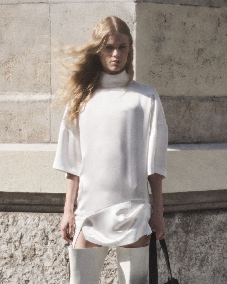 БЕЛОЕ ПЛАТЬЕ ДЛИНЫ МИНИ TIKKA