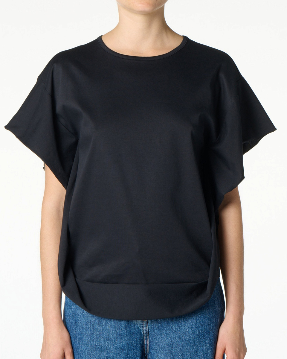 ЧЕРНАЯ ФУТБОЛКА С ШИРОКИМИ ПЛЕЧАМИ AMORIA