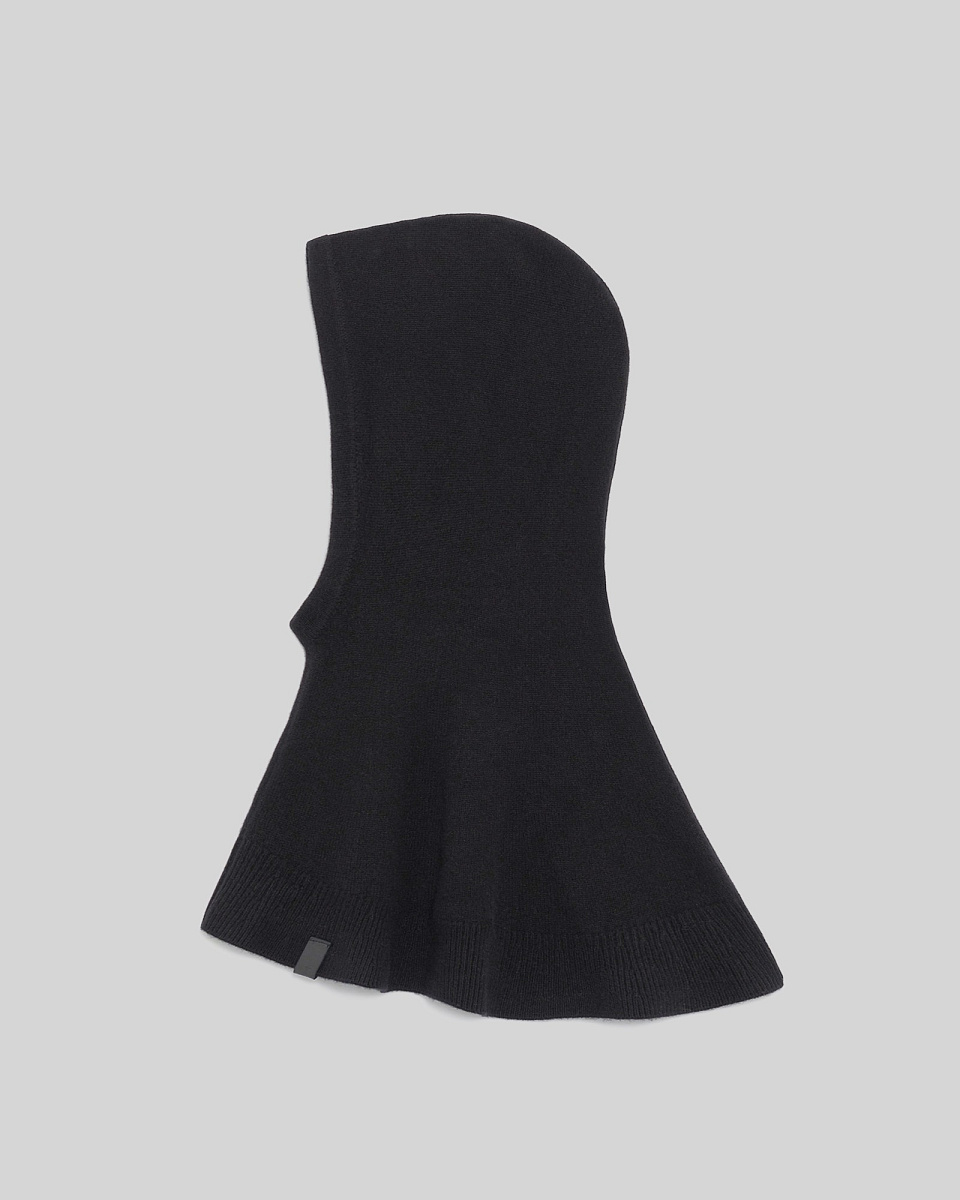 ЧЕРНАЯ МАНИШКА ИЗ КАШЕМИРА С КАПЮШОНОМ HOODCAPEC